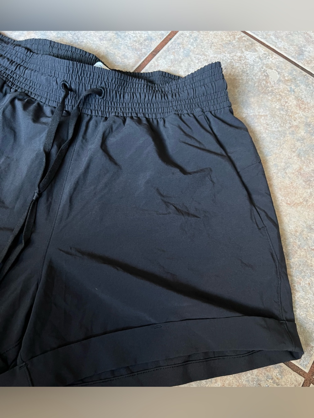 lululemon athletica Black Elastic Waist Athletic Shorts - Picture 3 of 11